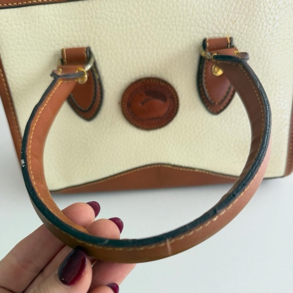 Vintage Dooney perfection 🤎✨🦆